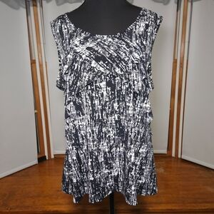 Valerie Bertinelli EUC Women's Black and White Sleeveless Top • Size L
